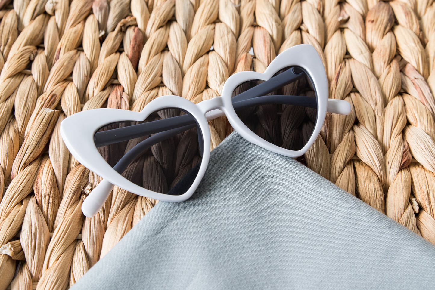 Toddler & Kid Valentines Day Heart Sunglasses - White